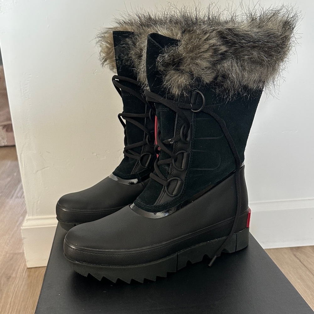 Sorel Joan of Arctic NEXT limited edition boots black with fur trim Sz 9 NIB